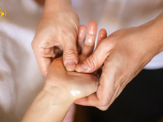 “CẨM NANG” KHI ĐẾN SPA MASSAGE Nên đến spa massage hay massage tại nhà?